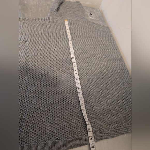 NWT Calvin Klein Knit Cowl - Turtleneck Poncho Gray One Size - Picture 11 of 11
